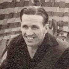 Dick REYNOLDS ~ Essendon FC Test ~ A fascinating look at the players,  history and archives of Essendon Football Club ~ Player Profiles ~  thecollectingbug.com