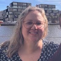 40+ "Joanne Petrie" profiles