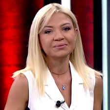 Muhteşem yüzyıl dizisinde rol alan usta oyuncu uzun bir süredir eşkıya dünyaya hükümdar olmaz dizisinde ekranlarda boy gösteriyordu. Sabina Toziya Kimdir Nereli Kac Yasinda