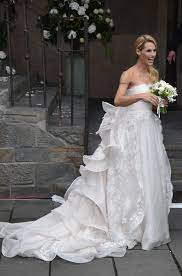 Michelle yvonne hunziker (german pronunciation: Popsugar Uk Brautmode Braut Hochzeitskleid
