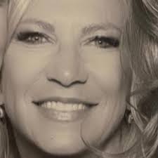 Sunshine, stories, and a summer that changed everything. ☀️✨ Don't forget  to pre-order Someday, Now, my new audiobook, using the link in my bio!  Available September 30. 💛