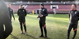 Data profile of edi iordănescu who is contracted to cfr cluj. Video Edi IordÄƒnescu Primul Antrenament La Cfr Cluj Mesajul Pentru JucÄƒtori Vreau SÄƒ VÄƒ Fac SÄƒ StrÄƒluciÅ£i Din Nou