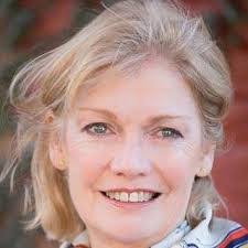 Sarah Steed's Instagram, Twitter & Facebook