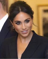 Meghan Markle On Instagram A Little Makeup Added Doesnt She Look Amazing Meghanmarkle Meghan Markle Thero Meghan Markle Hair Royal Beauty Hair Beauty