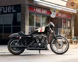 The iron 883 is one of the best looking harley's in my opinion. Harley Davidson Iron 883 Specs 2012 2013 Autoevolution