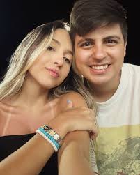 um pouco da nossa primeira noite em porto ✨ ao lado do meu amor, que  delícia é viver a vida do seu lado 🥹❤️ @thuraaraujo