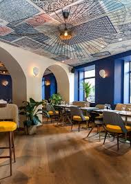 La carta da parati è a tutti gli effetti un elemento di arredamento che può cambiare l'intero aspetto dell'ambiente nella quale viene inserita, che si tratti di una stanza di casa, di un esercizio pubblico, di un ufficio. Carta Da Parati Per L Arredo Contemporaneo Wall Deco Carta Da Parati Per Soffitto Carta Da Parati Moderna Idee Di Interior Design