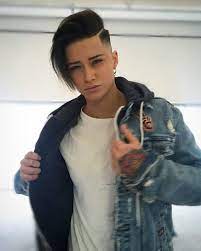 Pin By Mad Jhony On Michael Klaber Tomboy Hairstyles Lesbian Hair Androgynous Hair