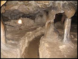 Imagini pentru pestera muierilor