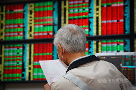 2021年8月10日 下午10:31 · 2 分鐘 (閱讀時間) 【財訊快報／記者巫彩蓮報導】當沖制度調整聲不斷，先是高當沖比個股警示處置制度於8月27日起實施，接著則是傳出當沖證交稅減半措施. ç•¶æ²–é™ç¨…å°‡ä¿®æ³•å»¶3å¹´ç¨…çŽ‡ç¶­æŒåƒåˆ†ä¹‹1 5 è­‰åˆ¸ é‡é»žæ–°èž ä¸­å¤®ç¤¾cna