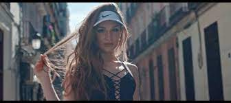 Jozo & kraantje pappie'nin, yeni dünya müzik etiketiyle yayınlanan traag isimli tekli çalşması, video klibiyle netd müzik'te.söz & müzik. Bizzey Traag Ft Jozo Kraantje Pappie Prod Ramiks Bizzey Number1