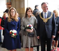 Princesses beatrice (left) and eugenie with their beloved grandfather, prince philipcredit: 1 15 Princesas Eugenie E Beatrice Visitam Alemanha Foto Lusa 2 15 Princesas Eugenie E Beatrice Visitam Alemanha Foto Lusa 3 15 Princesas Eugenie E Beatrice Visitam Alemanha Foto Lusa 4 15 Princesas Eugenie E Beatrice Visitam Alemanha