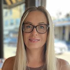 Barbara Tomko's Instagram, Twitter & Facebook