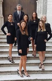 Cine ce formă aduce, puncte slabe franța se arată un adversar redutabil. Cum Au ApÄrut JucÄtoarele Romaniei Si FranÅ£ei La Dineul Oficial Inainte De Semifinala De Fed Cup