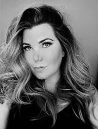 Shannon Day's Instagram, Twitter & Facebook