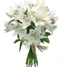 Place An Elegant And Chic White Lilies Flower Bouquet At Your Premises And Make A Good Impressio White Flower Arrangements White Lily Flower Online Flower Shop