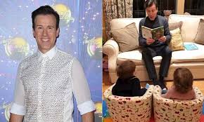 Anton du beke has welcomed a pair of twins into the world, becoming a father for the first time at 50 years old. Anton Du Beke Strictly S Anton Du Beke Reveals His Twin Children Love Singing And Dancing Just Like Their Dad