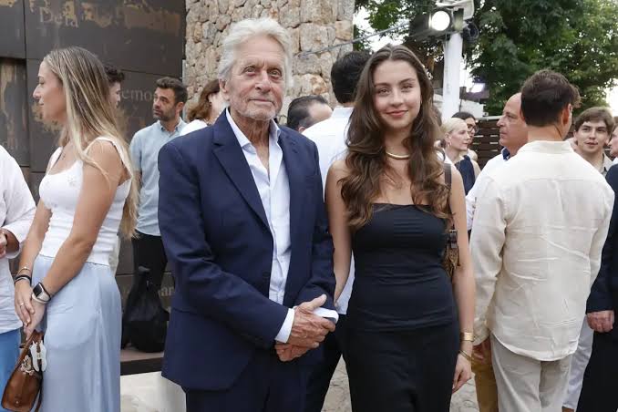 La hija de Michael Douglas y Catherine Zeta-Jones: “Mallorca es una gran  parte de mi vida. Valldemossa es toda mi vida. Todos mis recuerdos  favoritos están aquí”