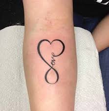 Kalp Love Dovmesi Heart Love Tattoo Sonsuzluk Dovmeleri Ask Dovmeleri Dovme Tasarimlari