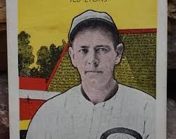 Theodore Ted Lyons 1933 Tattoo Orbit Chewing Gum Baseball Card Chicago  White Sox