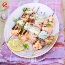 Brochettes De Saumon Et De Cabillaud Marines Aux Agrumes Somagic Brochettes De Saumon Brochette Saumon