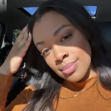 Lacey Mills (@FunGirlLala)