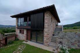 Casas rurales y hoteles con encanto para vivir una experiencia rural romántica en pareja, con niños, con mascotas, gastronomía, enología y senderismo. Country Style Houses By Rubio Bilbao Arquitectos Country Homify Casas De Estilo Rural Casas Rurales Modernas Casas Rurales