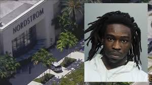 Shop the microsoft store in aventura, fl today! Police Identify Gunman Who Opened Fire Inside Aventura Mall Department Store