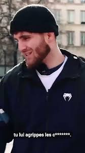 Ce passant surprend notre combattant pro de MMA ! #karatebushido #boxing  #mma