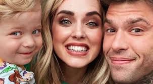 Leone lucia ferragni is a member of richest celebrities and family members. Chiara Ferragni Leone Si Porta Dietro La Bambola Della Mamma