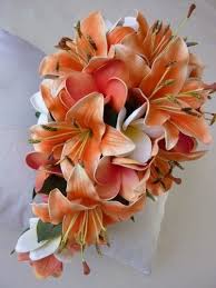 Omg I Am In Love With The Tiger Lily Plumeria Combination I Bet These Smell Heavenly Lily Bouquet Wedding Tropical Wedding Bouquets Wedding Bouquets