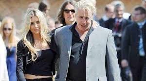 In 2012 she made a photos for the german playboy. Till Lindemann Till Lindemann Y Su Novia Sophia Thomalla En La