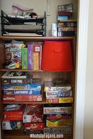 In this first example, they just took a small wall space and made it the study area with two desks and shelving. How To Organize A Small Homeschool Room Especially If You Rent
