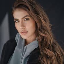 🚨 Es oficial Alejandra Salazar ( @alejasalazar28 ) es la nueva Miss Cosmo  Colombia 🇨🇴 y representará a nuestro país en el concurso asiático que se  celebrará en septiembre en Vietnam 🇻🇳¿ Qué te parece ? 👀