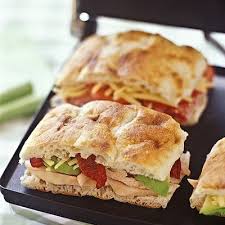 Bistro Chicken Sandwich Chatelaine Recipe In 2020 Sandwiches Dinner Sandwiches Chicken Sandwich