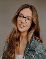 Justine Boucher's Instagram, Twitter & Facebook