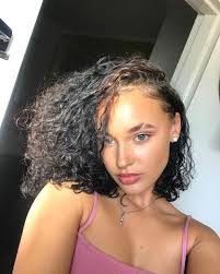 Jody Rae's Instagram, Twitter & Facebook