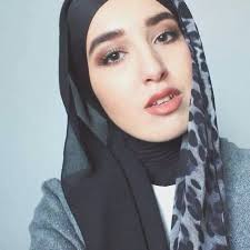 هذه واحدة من الصور الرائعة أيضا تدل على أن الحب شيء مميز تدل على أن شخص مهما كان قوي و حكيم و شديد القسوه إلا أن الحب يجعل قلبه لين جدا وعقله يلغي تماما عن العمل. ØµÙˆØ± Ø¨Ù†Ø§Øª Ù…Ø­Ø¬Ø¨Ø§Øª 2021 Ø§Ø¬Ù…Ù„ ØµÙˆØ± Ù„Ø¨Ù†Ø§Øª Ø¨Ø§Ù„Ø­Ø¬Ø§Ø¨ 2021 Ø§Ø­Ù„Ù‰ ÙƒÙ„Ø§Ù…