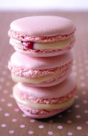Macarons Framboise Et Chocolat Blanc I Love Cakes Recette Macaron Macaron Framboise Saveurs Macaron
