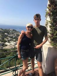 Son's heartbreaking tribute to 'beautiful mummy' who died after 11-year  cancer battle