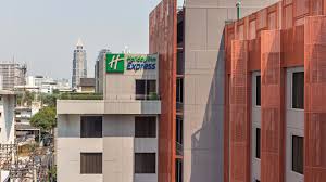 Icheck inn residences sathorn har en reception som är öppen dygnet runt, en concierge och ett kafé för att icheck inn residences sathorn ser fram emot att välkomna dig under ditt besök i bangkok. Holiday Inn Express Bangkok Sathorn Bangkok Holidaycheck Grossraum Bangkok Thailand
