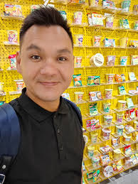 Lawrenc Hii Hiang Hui was with Dexter Chan.