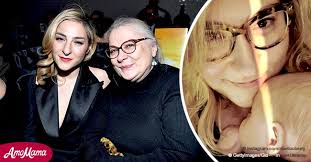 Josiane balasko (born josiane balašković; La Fille De Josiane Balasko Marilou Berry Partage Enfin Une Jolie Photo De Son Bebe Nouveau Ne