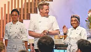 Each season, two teams of chefs compete for a job as head chef at a restaurant, while working in the kitchen of a restaurant set up in the television studio. Hell S Kitchen Season 19 Finale Recap Did Kori Or Mary Lou Win Goldderby
