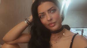 Join ElisaBaxter Live Sex Chat - Profiles, Reviews, & Porn