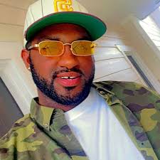 BREAKING: Rookie Dalton Knecht has requested a buyout from the Los Angeles  Lakers, stating that he can no longer play for a team that doesn't trust  his abilities.