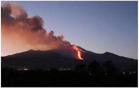 19/1900z to 20000 ft (6100 m) sat, 19 jun 2021, 19:15. Etna Una Nuova Spettacolare Eruzione Conoscere Geologia