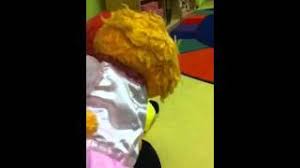 Zoe and elmo play zoe says. Elmo And Zoe Are Doing It Youtube