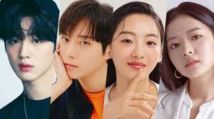 Siap Membintangi School 2021, 8 Potret Kim Young Dae yang Ganteng Abis