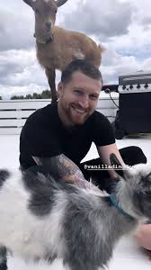 Pin By Liazin On Daddy Scotty Sire Vlog Squad Animals